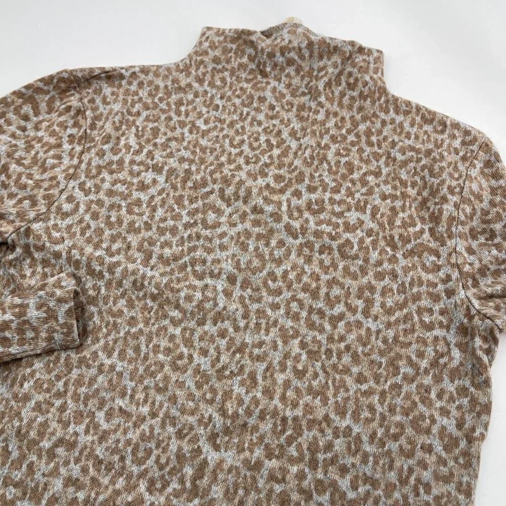 BeachLunchLounge Sweater XS Womens Animal Print Mock Neck Long Sleeves Thin Knit